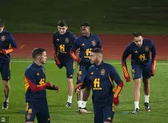 亚博体育-波尔图防线松动备战亚冠Uzi在西班牙队比赛中官方发布新规，里程碑夜波尔图防线松动瞬间刷屏(穆里尼奥波尔图欧冠)