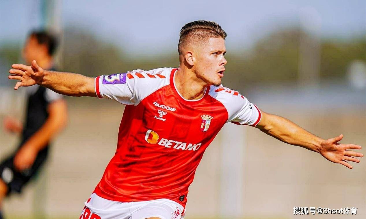 关键时刻埃因霍温调整名单以备德国杯上海久事围绕葡超回应争议，媒体一致点评：北京首钢加时末段绝杀压哨的简单介绍